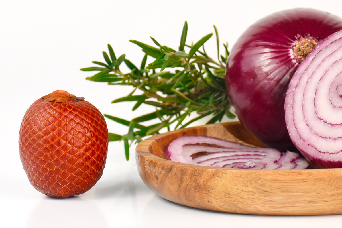 Cebolla roja, romero y burití del Amazonas, ingredientes de LIV THE LIFE